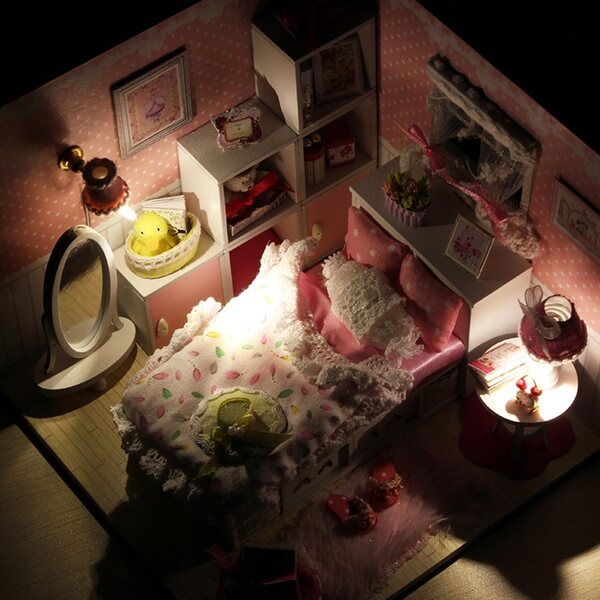 Diorama DIY Habarri-Haus 13 cm mit LED-Beleuchtung und komplettem Bausatz
