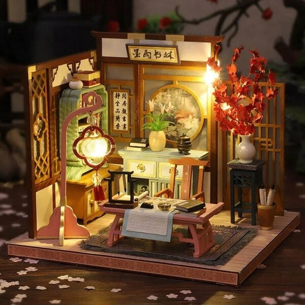 Miniatura Casa Mistica in Legno con LED e Design Asiatico - Hobby e Collezione