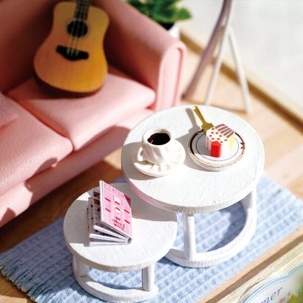 Miniaturowy Domek Popołudnie z Gitarą Pokój Muzyka DIY Prezent Różowy LED