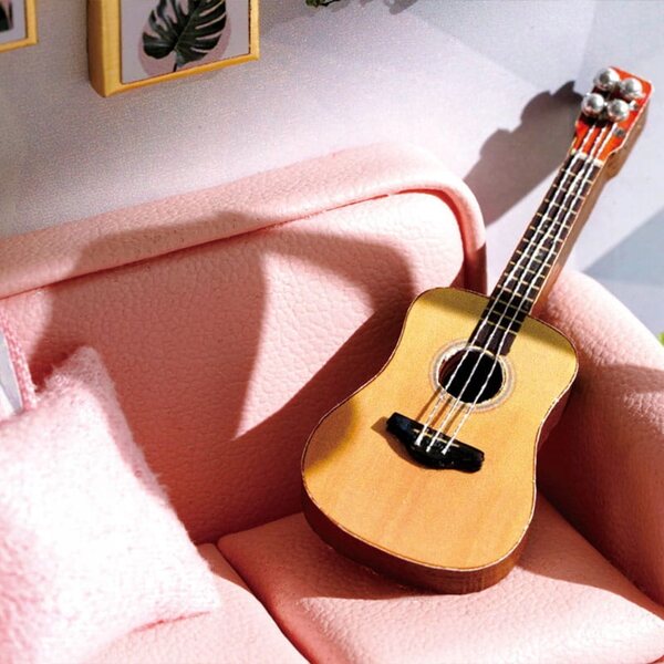 Miniaturowy Domek Popołudnie z Gitarą Pokój Muzyka DIY Prezent Różowy LED