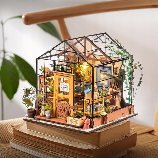 Maison miniature en bois DIY avec serre, éclairage LED et kit créatif pour adulte