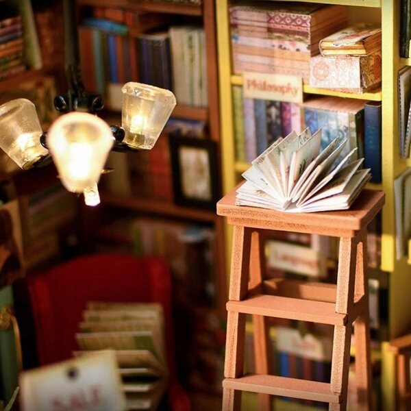 Dollhouse in Legno con Luci LED - Miniatura da Montare DIY per Bambini e Adulti