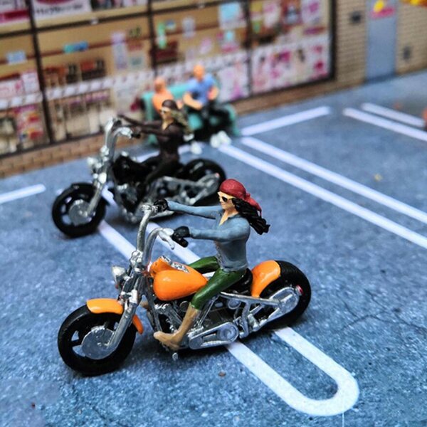 1:64 Miniatur-Motorradmodell aus Harz für Dioramen und kreative Dekorationen