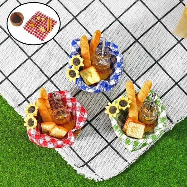 Set miniatura cibo da casa delle bambole con tovagliolo quadrettato e cestino