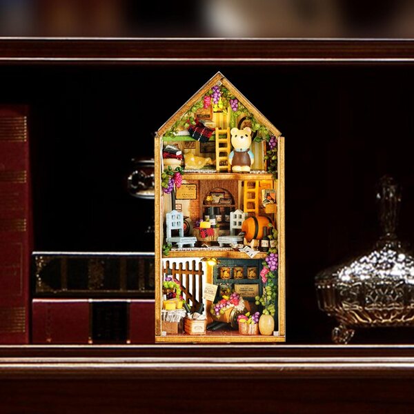 Handgefertigte Puppenminiaturen aus Holz – realistisches, hauskompatibles Kunsthandwerk