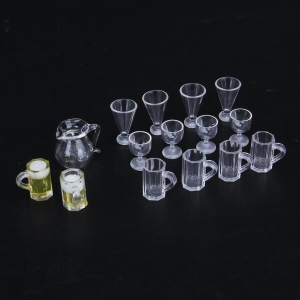 Set 4 Miniature Bicchieri Birra in Plastica per Casa delle Bambole 1:12