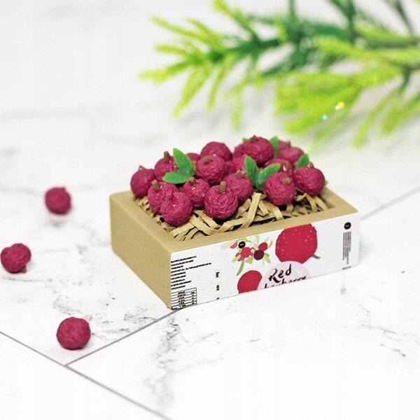 Poppenhuis miniatuur 1:12 Lychee fruitmand in hars met meubels