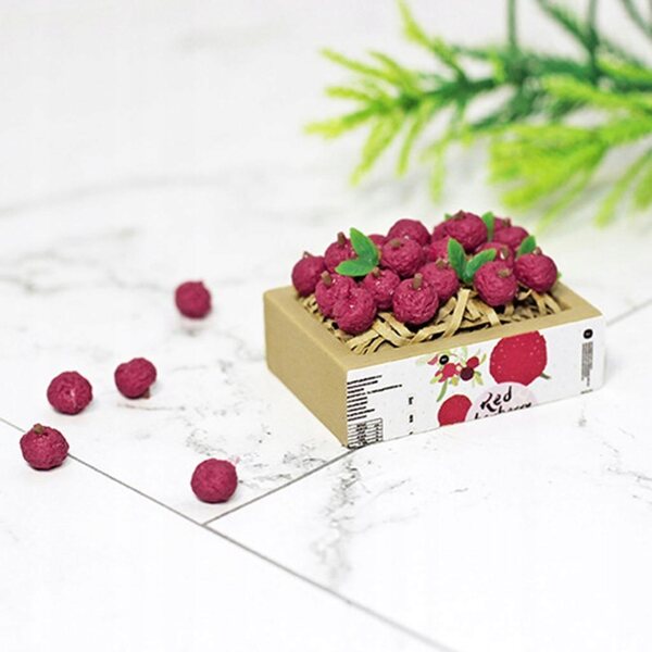 Poppenhuis miniatuur 1:12 Lychee fruitmand in hars met meubels