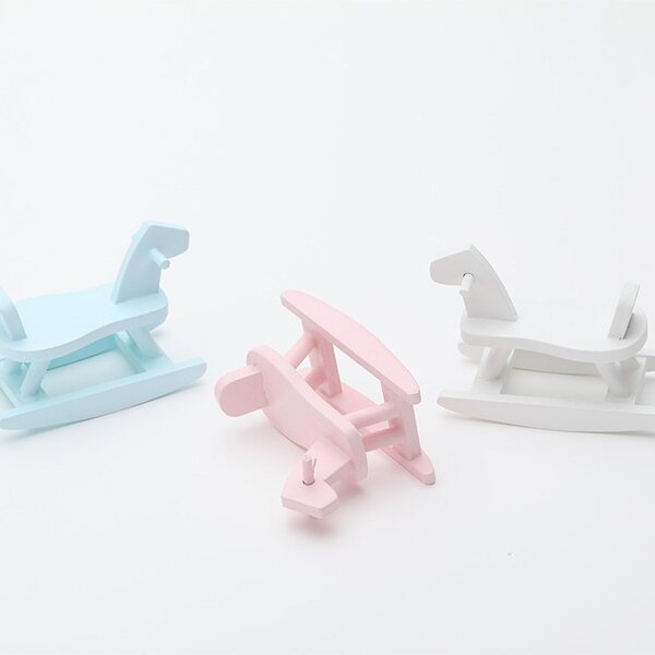 Domek dla lalek Miniaturowy koń na biegunach Drewniany model zabawkowy w skali 1/12 Różowy