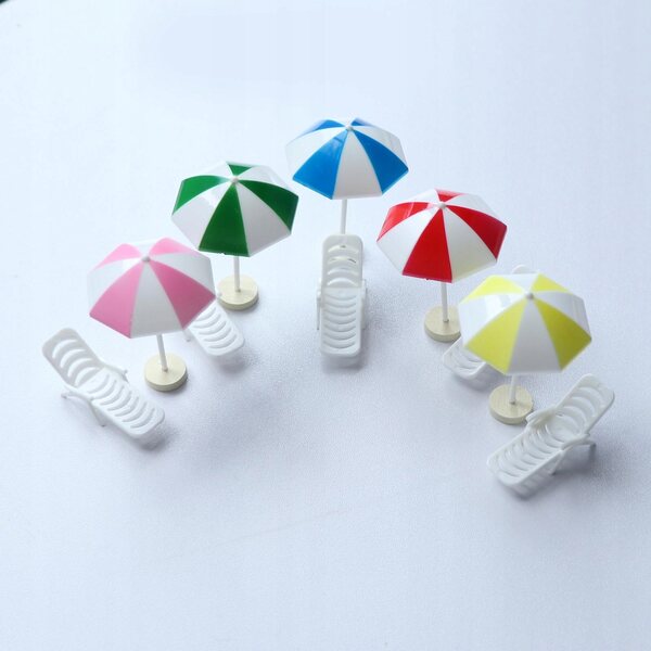 Lot de 5 mini chaises et 5 mini parapluies en bois pour maison de poupées 1:12