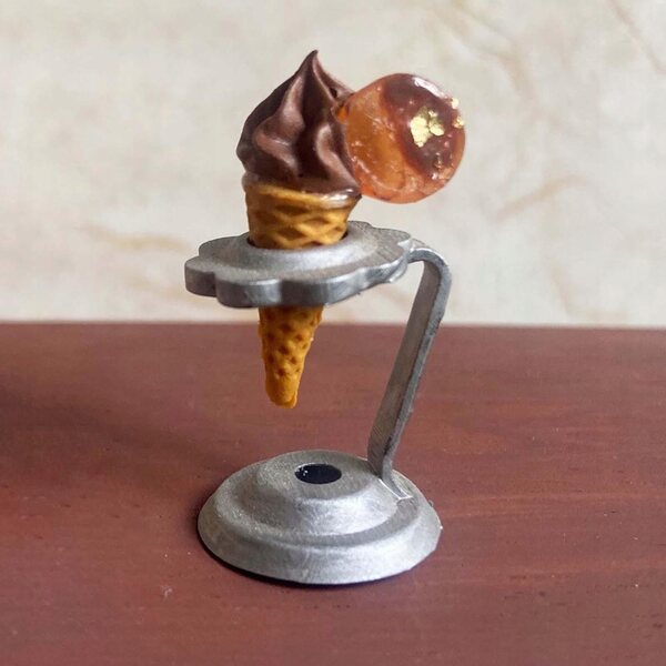 1:6 1:8 Puppenhaus-Miniatur-Eisständer aus silbergrauem Kunstharz