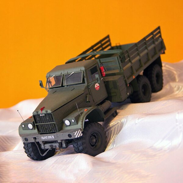 1/25 Sowjetisches LKW-255B-Papierpuzzlemodell zum Zusammenbauen