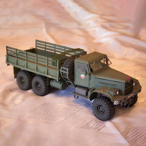 1/25 Sowjetisches LKW-255B-Papierpuzzlemodell zum Zusammenbauen