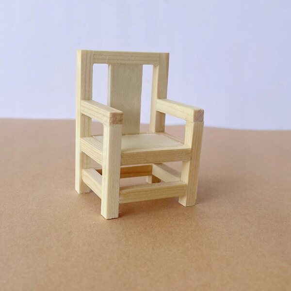 Fotel Holzminiatur für Puppenhaus, dekoratives Zubehör, 4 x 3,5 x 6 cm