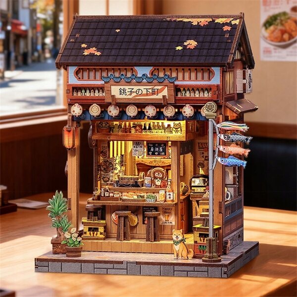 Japanische Izakaya-Miniatur aus Holz mit LED-Lichtern und Laternen, braune Farbe
