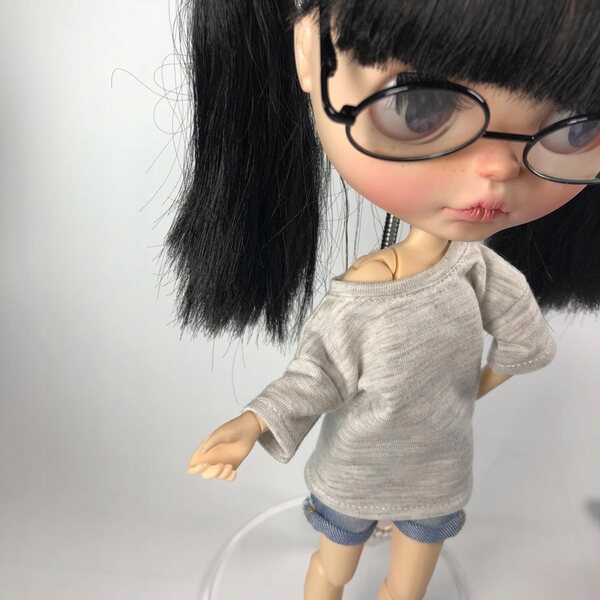 Casual grijs t-shirt voor 1/6 Blythe BJD poppen, handgemaakte kleding