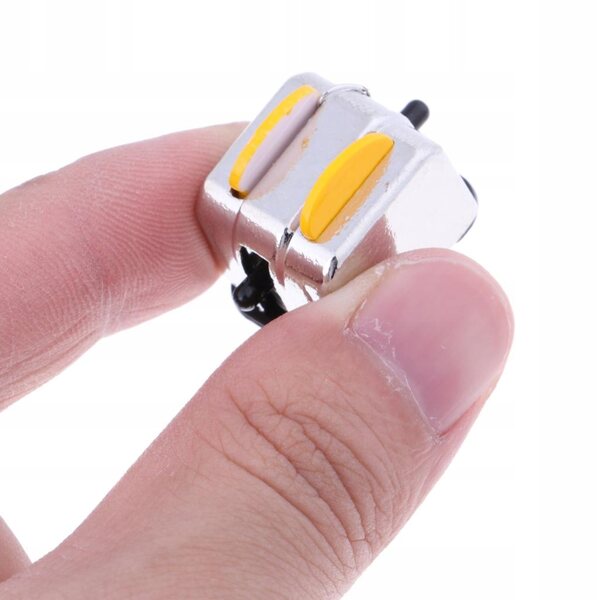 1:12 Miniatur-Brotbackautomat mit Puppenhauszubehör