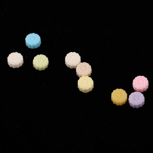 Комплект от 9 цветни дървени миниатюри Mooncakes за куклени къщи, мащаб 1:12