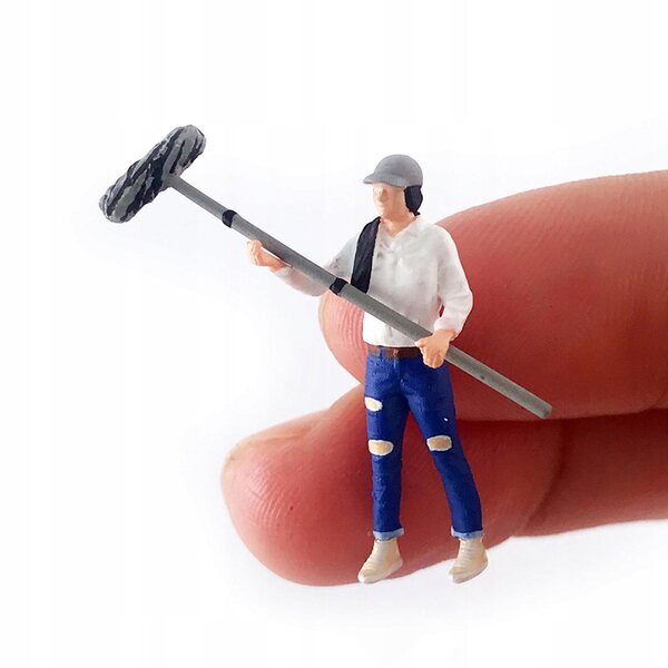 Figura Scenografica 1:64 in Resina Bianca per Diorama e Micro Paesaggi