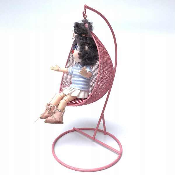 Casa delle bambole in metallo in scala 1:12 con altalena rosa e mobili in miniatura