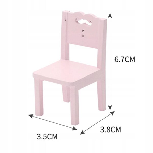 Houten poppenhuismeubelset met roze stoel en miniatuurtafel