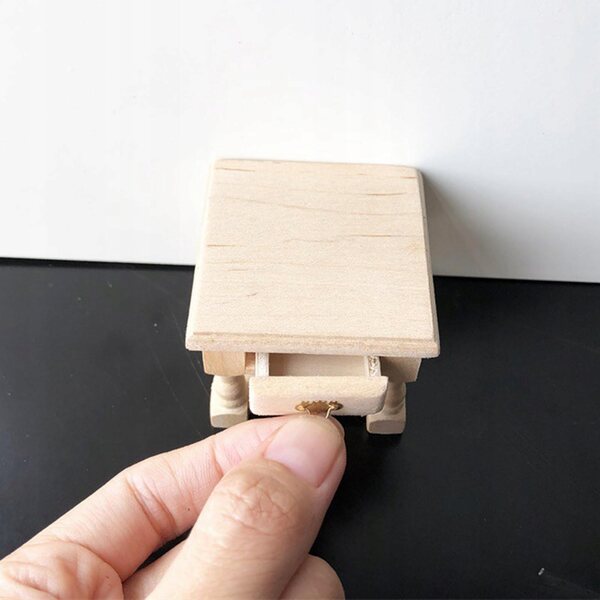 Houten salontafel miniatuur voor poppenhuis 1:12 ongeverfd