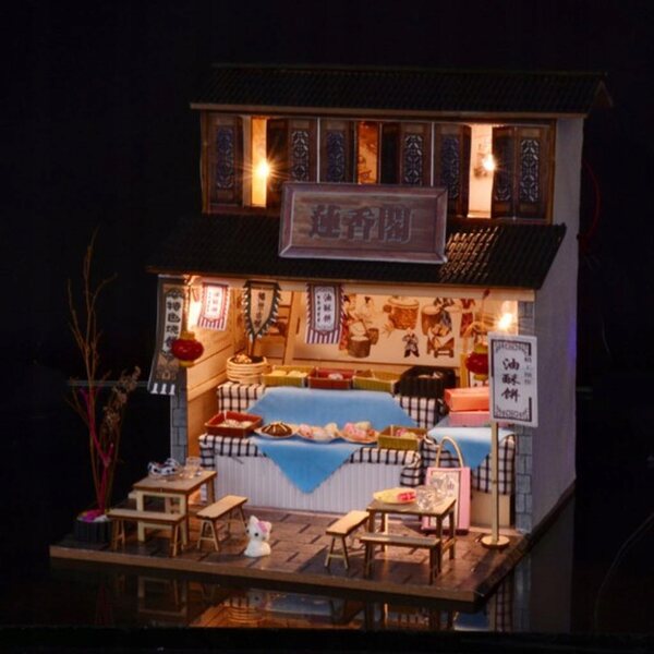 DIY-Puppenhaus-Bausatz aus Holz im Maßstab 1:24 mit Vintage-Möbeln und LED-Leuchten