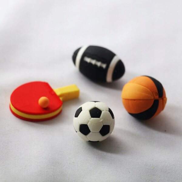 Set Miniature Sportive 1:12 per Casa delle Bambole Rugby Calcio Basket Tennis