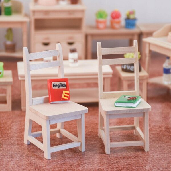 Mini-Holztisch und Stuhl im Maßstab 1:12 für Puppenhaus