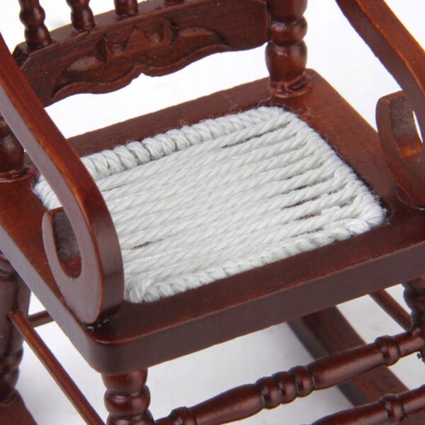 Miniatura Fotel Bujany in Legno e Lina per Dollhouse Scala 1:12