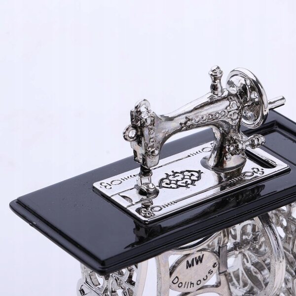 Machine à coudre vintage miniature pour maison de poupée 1/12 en bois