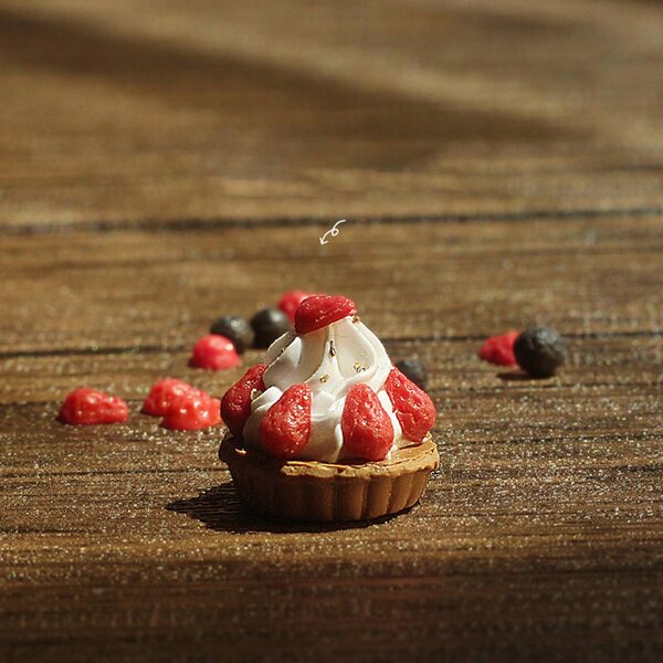 Ciasto Puppenhausminiatur 1:12 – dekoratives Dessert aus Harz