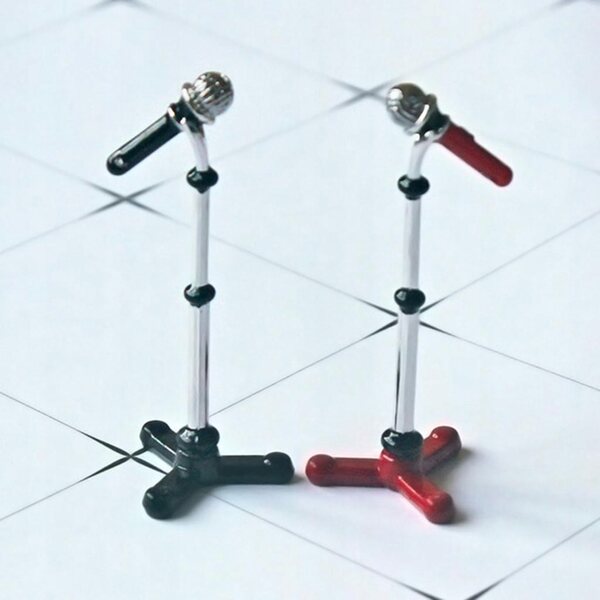 Mini-Mikrofonmodell mit Ständer für Puppenhaus 1:12, 2 Stück