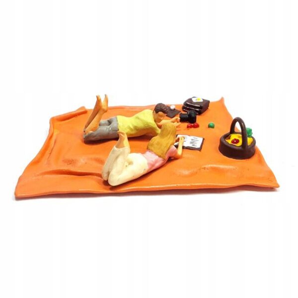 Mata piknikowa in scala 1:64 per diorami e miniature, design arancione dettagliato