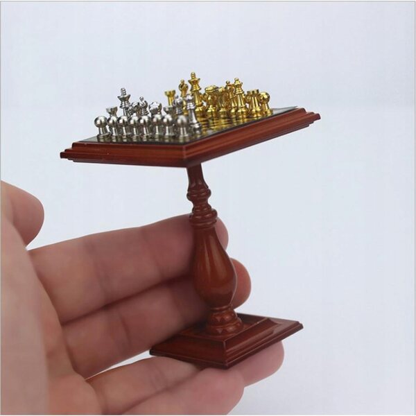 Magnetische schaakminiaturen 1:12 voor poppenhuis met tafel