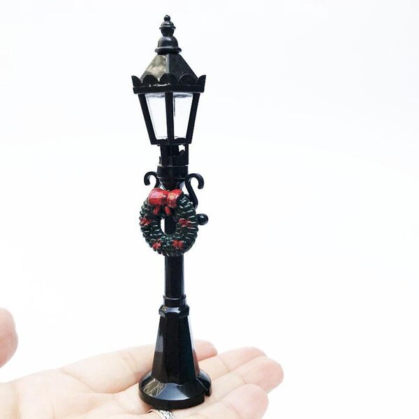 Set Miniature Mobili Giardino 1:12 per Casa delle Bambole con Panca e Lampione