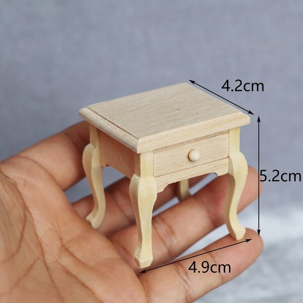 Mini tavolino notturno in legno per casa delle bambole scala 1:12