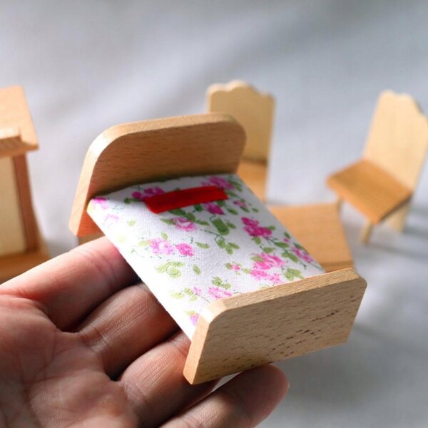 Holzmöbel-Set für Puppenhaus im Maßstab 1:12 – Schlafzimmer