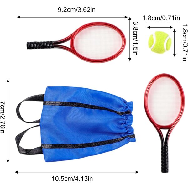 Mini-Puppe, Miniatur-Tennisschläger und Bälle, Sportdekoration