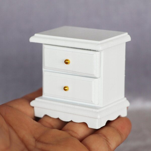 Miniaturistische Stolik Nocny in hout 1:12 voor poppenhuis met 2 lades