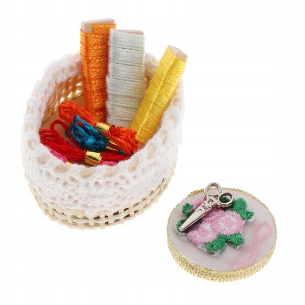Mini Cestino da Ricamo in Legno 1/12 per Casa delle Bambole - Accessorio Decorativo