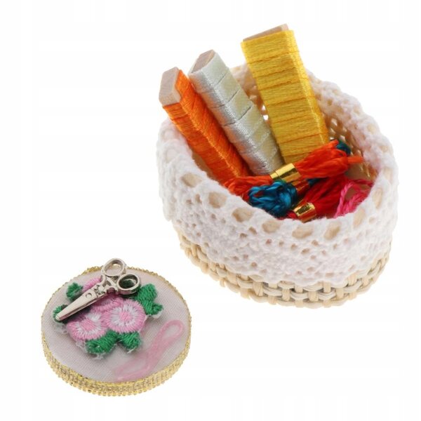Mini Cestino da Ricamo in Legno 1/12 per Casa delle Bambole - Accessorio Decorativo