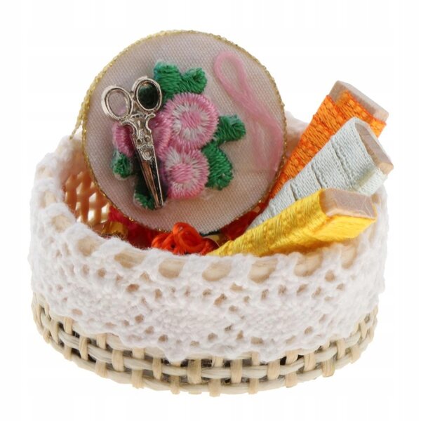 Mini Cestino da Ricamo in Legno 1/12 per Casa delle Bambole - Accessorio Decorativo