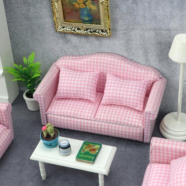 1:12 Puppenhaus Vintage Minisofa mit rosa und weiß kariertem Kissen