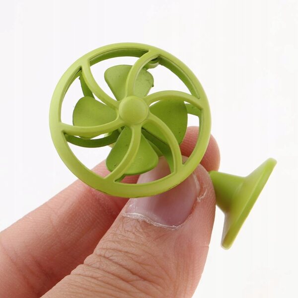 Miniatura ventilatore vintage verde per casa delle bambole 1:12, accessorio realistico