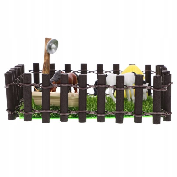 Realistisch koffiekleurig miniatuurschuurmodel voor agrarische landschappen en decoratie