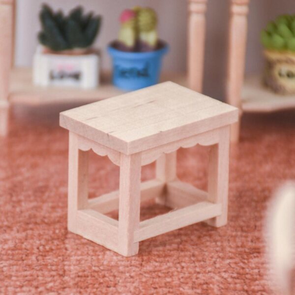 Дървена миниатюра Stołek 1:12 за куклени къщи и сценография
