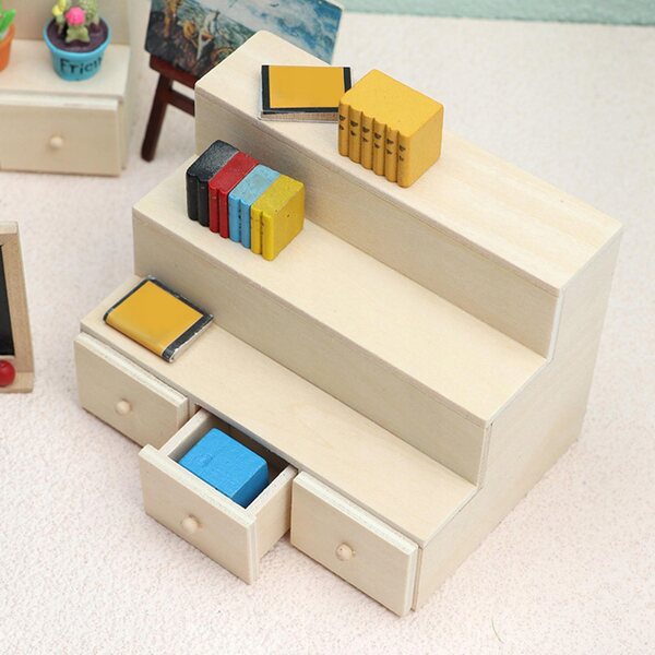 Miniatur-3-stöckiger Holzständer für ein Puppenhaus im Maßstab 1:12