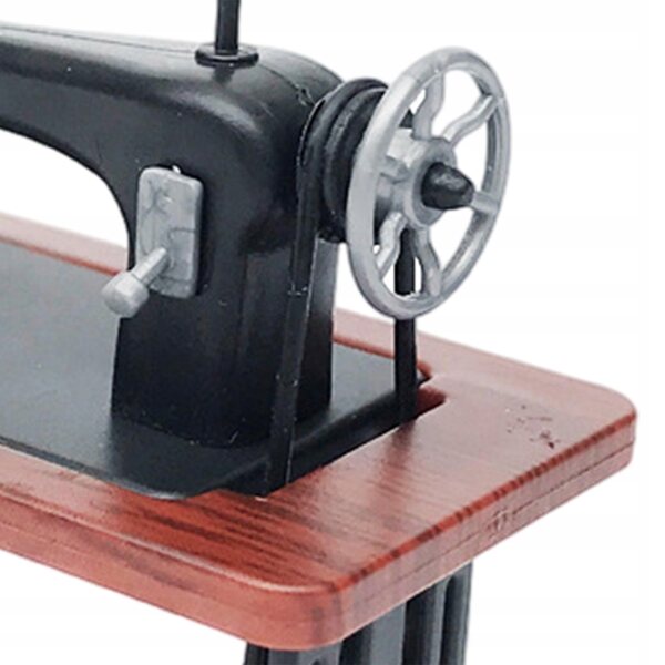 1:12 Puppenhaus Mini Nähmaschine aus rotem Kunststoff