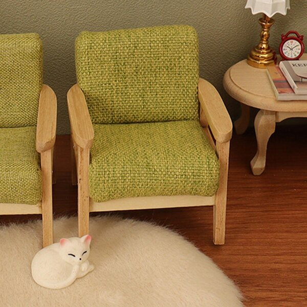 Mini Sofa con Gatto e Tappeto per Casa delle Bambole Scala 1:12 in Legno e Resina